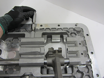 _Graphics/Web/TRSM0970_gear shift housing reassembly 8.png